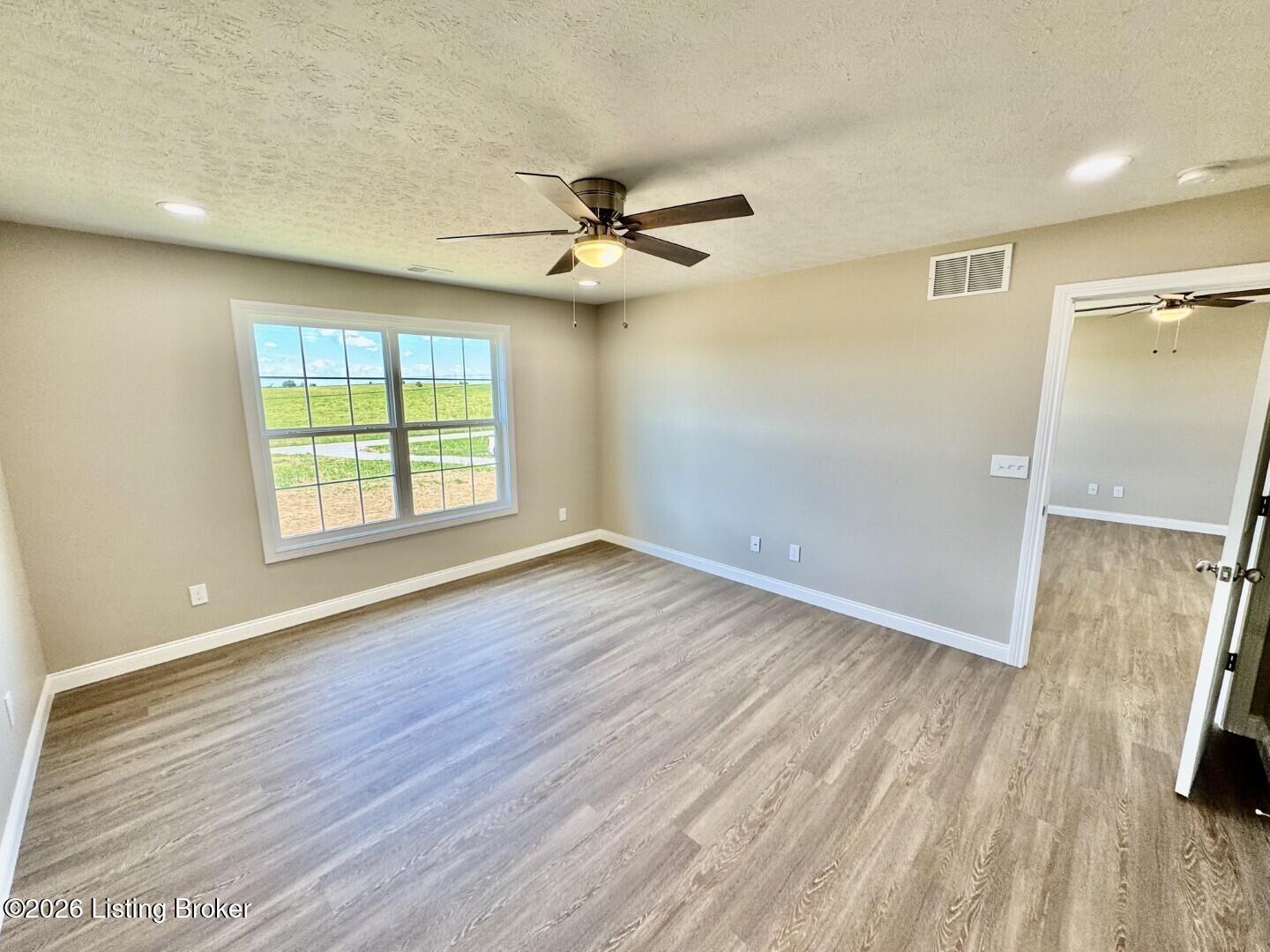 1574 Old Perryville Loop Springfield, KY 40069 - Photo 8 of 21 008_Primary Suite