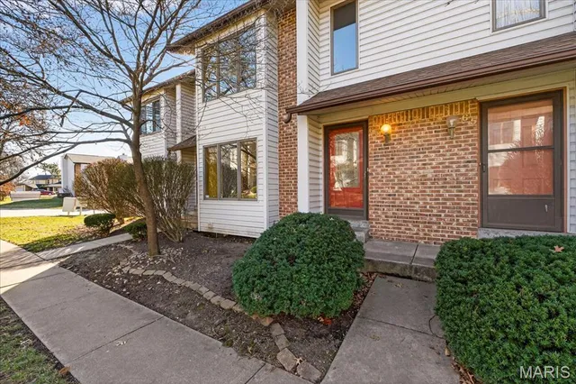 $195,000 | 63 Spring Song Court, Unit D, St. Peters, MO 63376