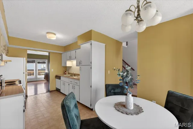 $195,000 | 63 Spring Song Court, Unit D, St. Peters, MO 63376