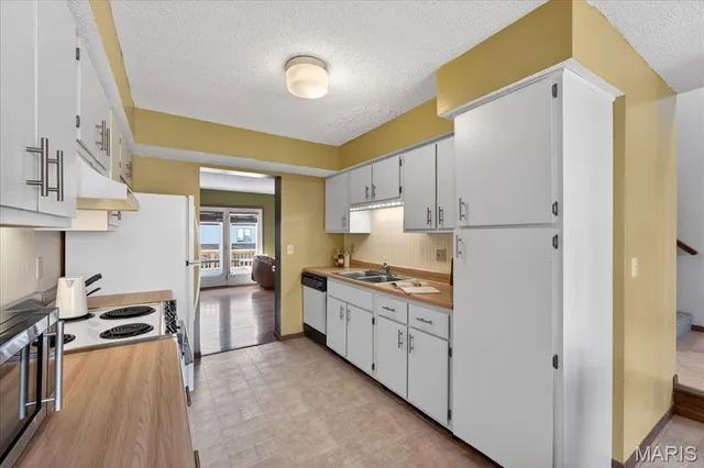 $195,000 | 63 Spring Song Court, Unit D, St. Peters, MO 63376