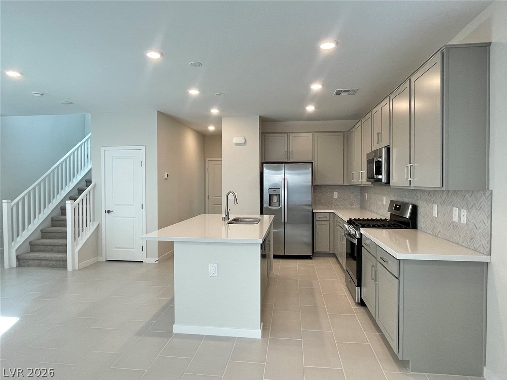 2878 Roaming Palmer Road North Las Vegas, NV 89086 - Photo 4 of 21