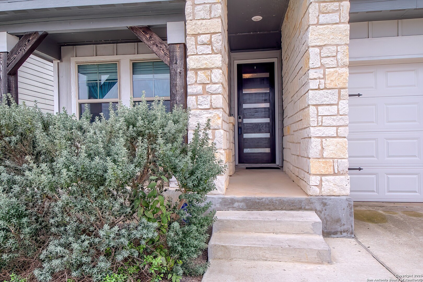 3114 Junction Bay Converse, TX 78109 - Photo 2 of 21