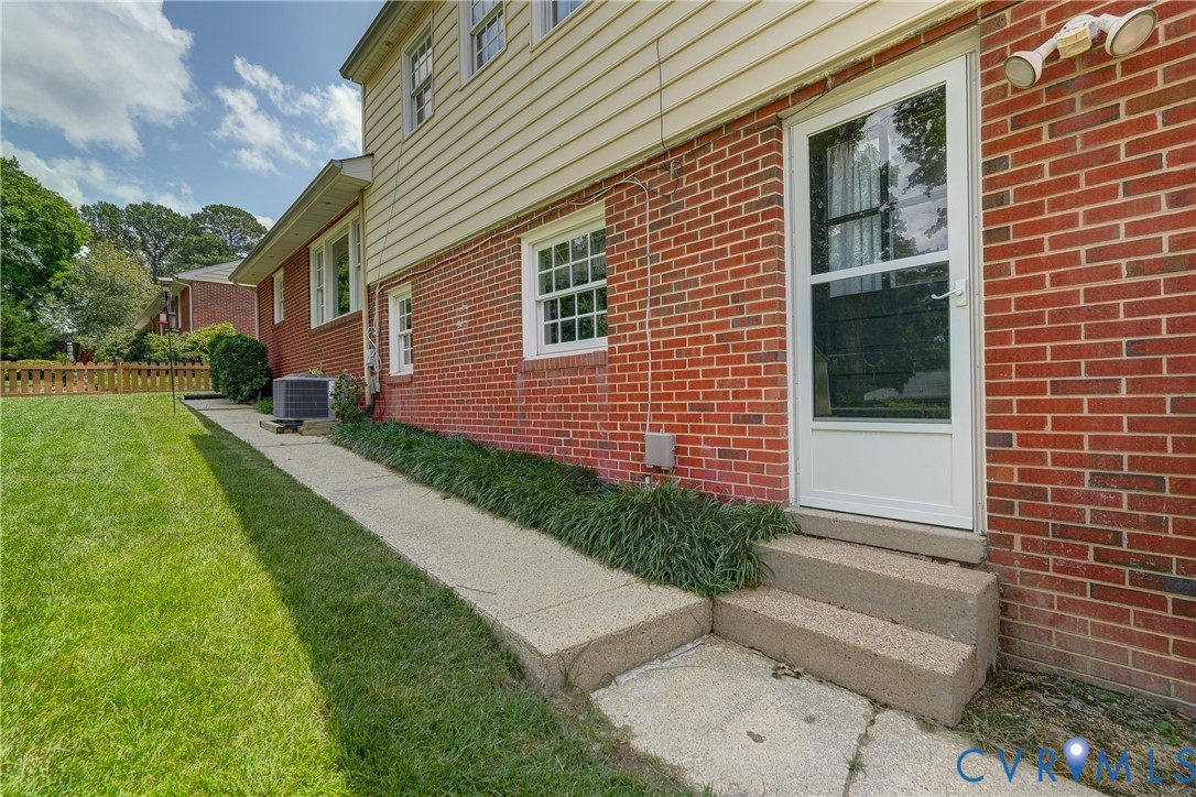 9312 Ledbury Road Henrico, VA 23229 - Photo 26 of 29