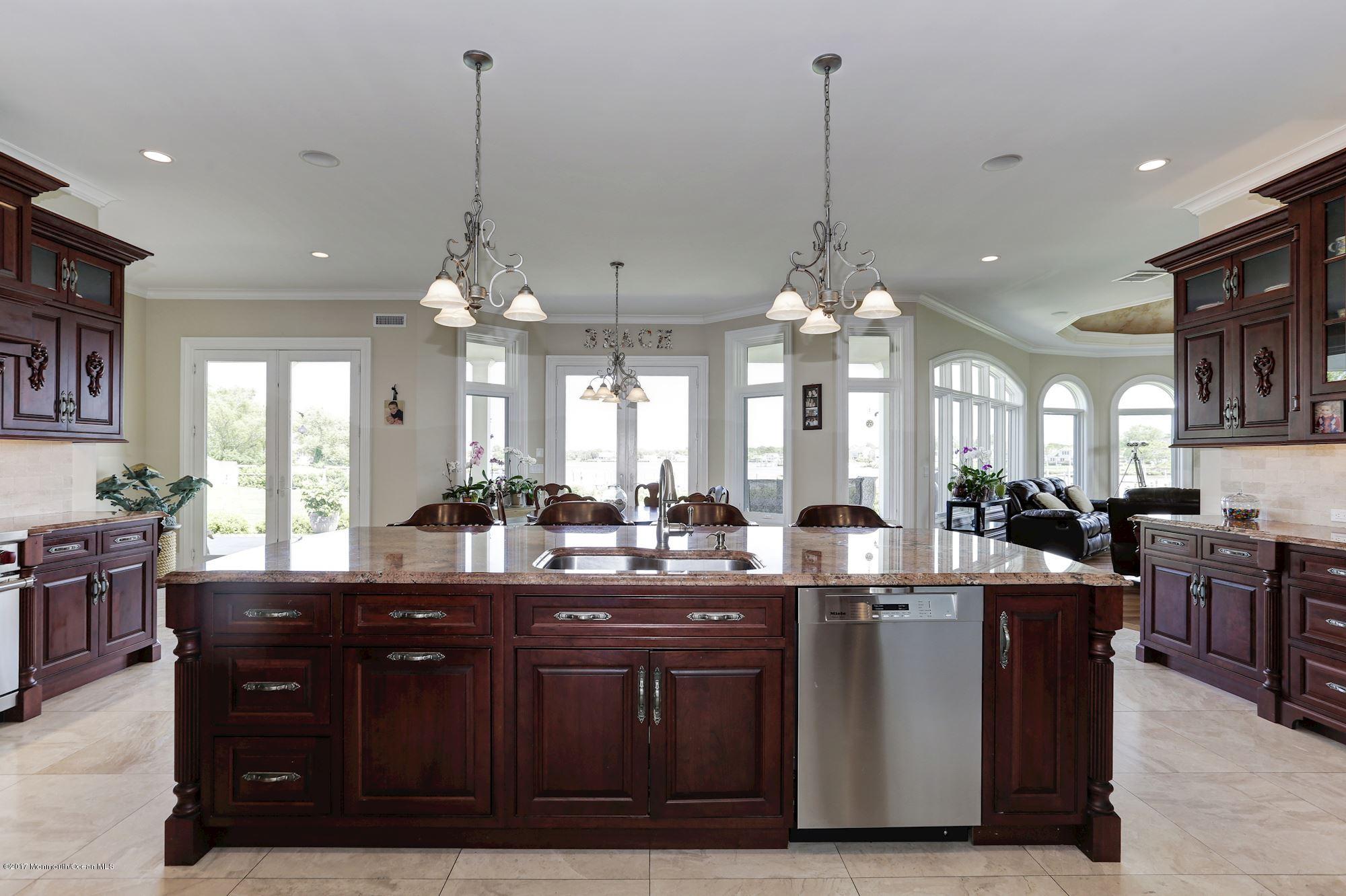 74 Rivers Edge Drive Little Silver, NJ 07739 - Photo 8 of 53 022_74_Rivers_Edge_Dr_200795_254877