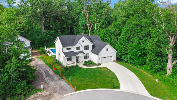 $679,000 | 18 Blue Grass Way, Chesterton, IN 46304