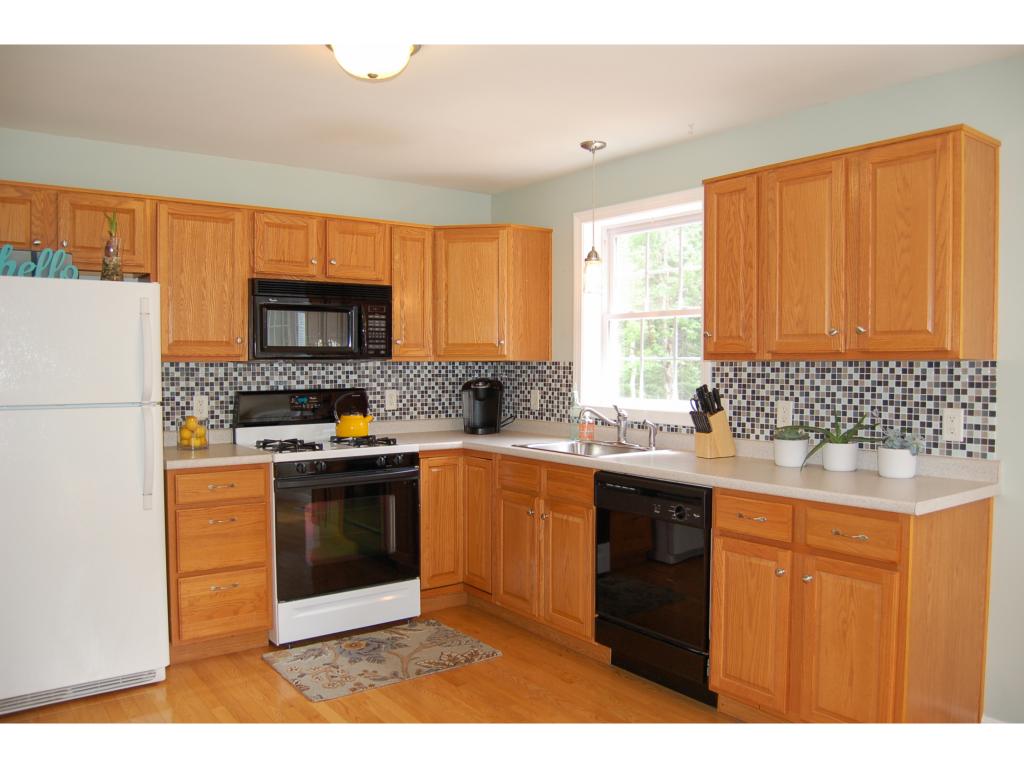 5 Sunridge Way, Unit 5 Amherst, NH 03031 - Photo 13 of 36 Gallery Image 13