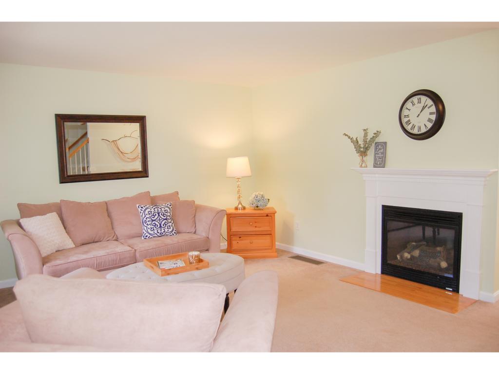 5 Sunridge Way, Unit 5 Amherst, NH 03031 - Photo 4 of 36 Gallery Image 4