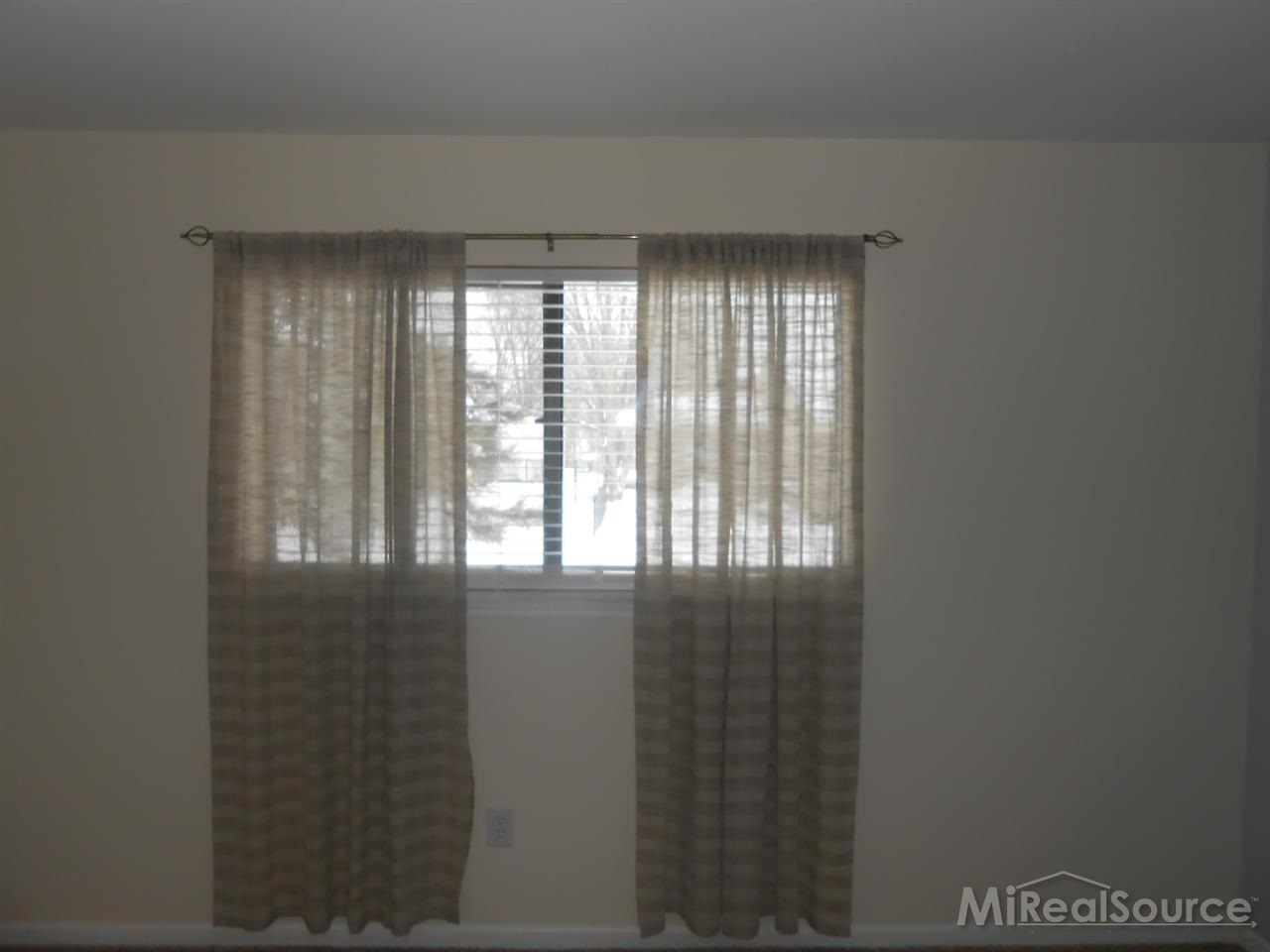 1940 River Road, Unit 8 St. Clair, MI 48079 - Photo 6 of 17 31209486-5.JPG
