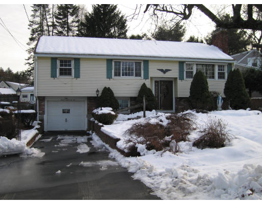 9 Birchwood Road Hudson, MA 01749 - Photo 1 of 20 Gallery Image 1