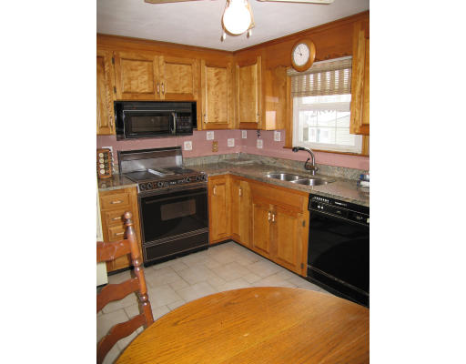 9 Birchwood Road Hudson, MA 01749 - Photo 12 of 20 Gallery Image 12