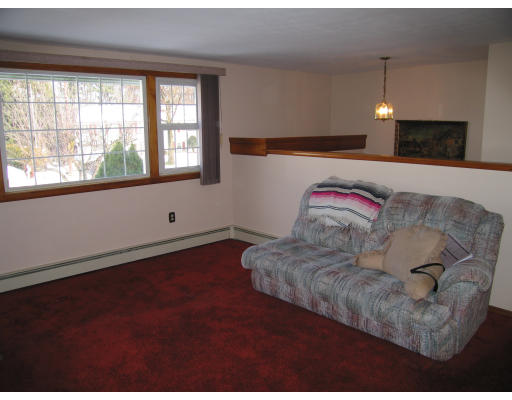 9 Birchwood Road Hudson, MA 01749 - Photo 7 of 20 Gallery Image 7