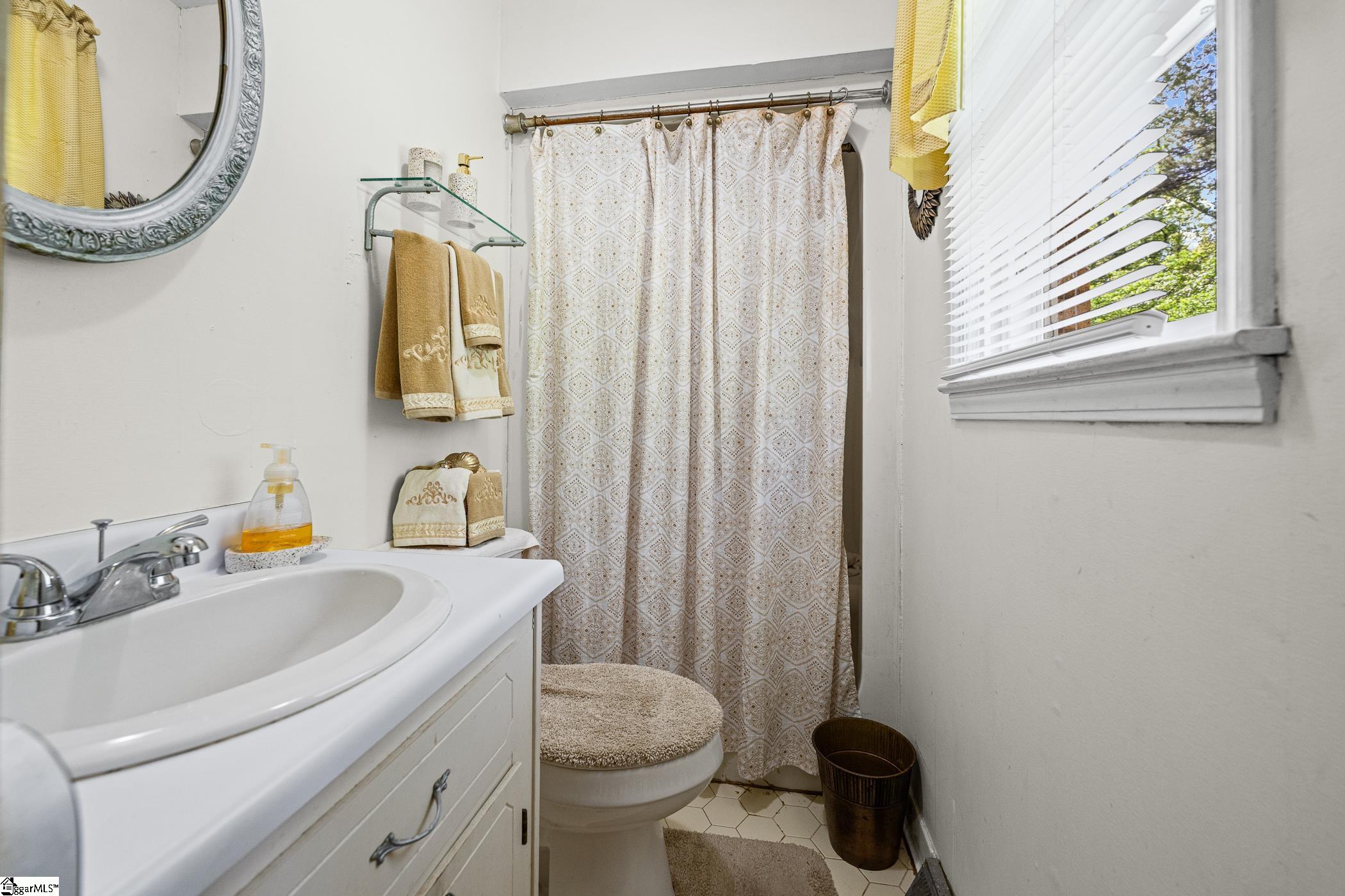 103 Manning Court Greenwood, SC 29649 - Photo 21 of 33