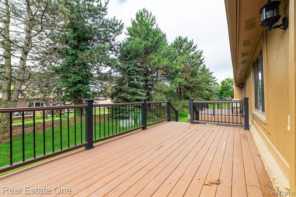 2126 London Bridge Drive Rochester Hills, MI 48307 - Photo 23 of 27