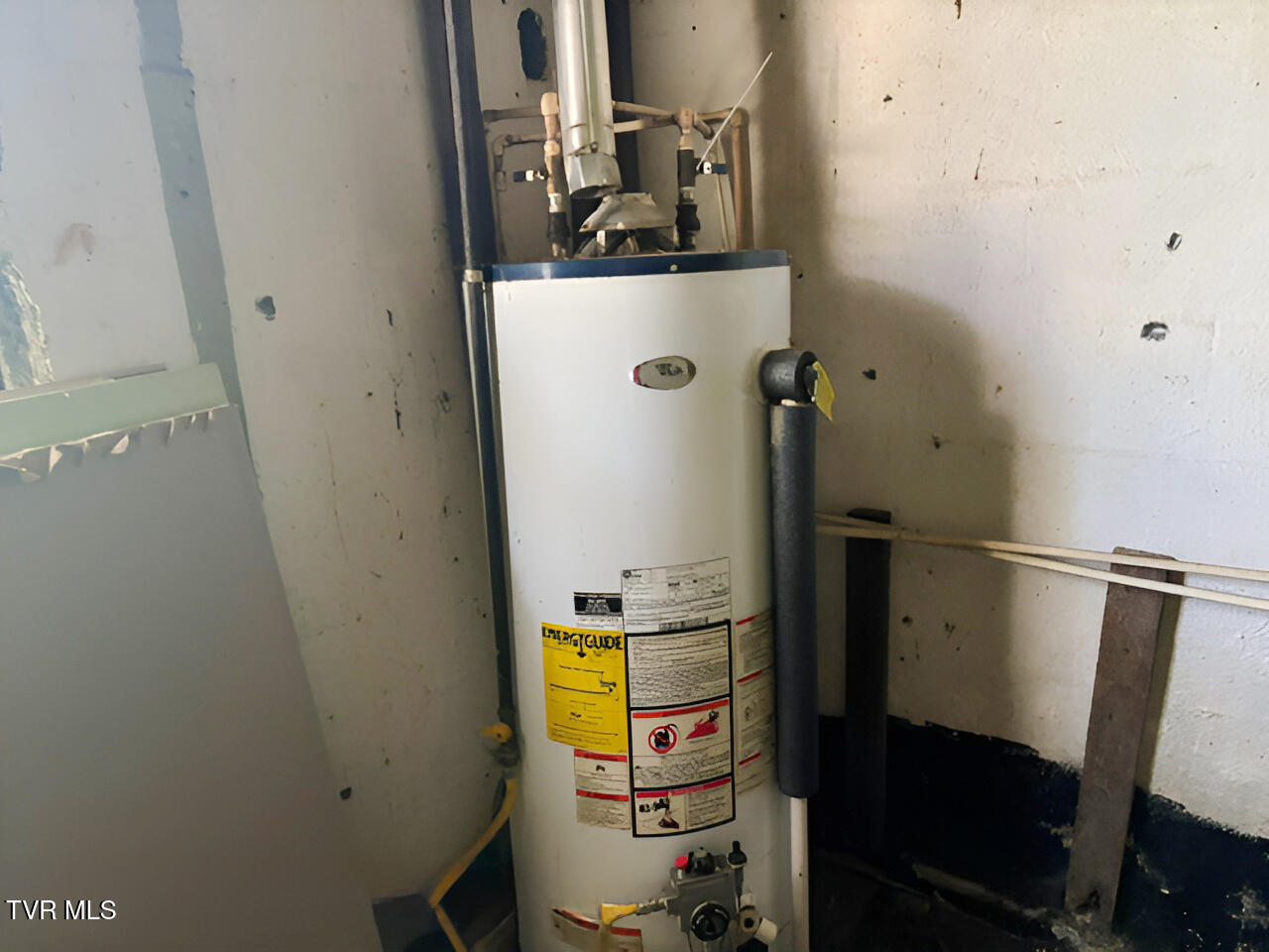 324 Jess Hopson Road Unicoi, TN 37692 - Photo 11 of 14 jess hopson hot water heater 05082026
