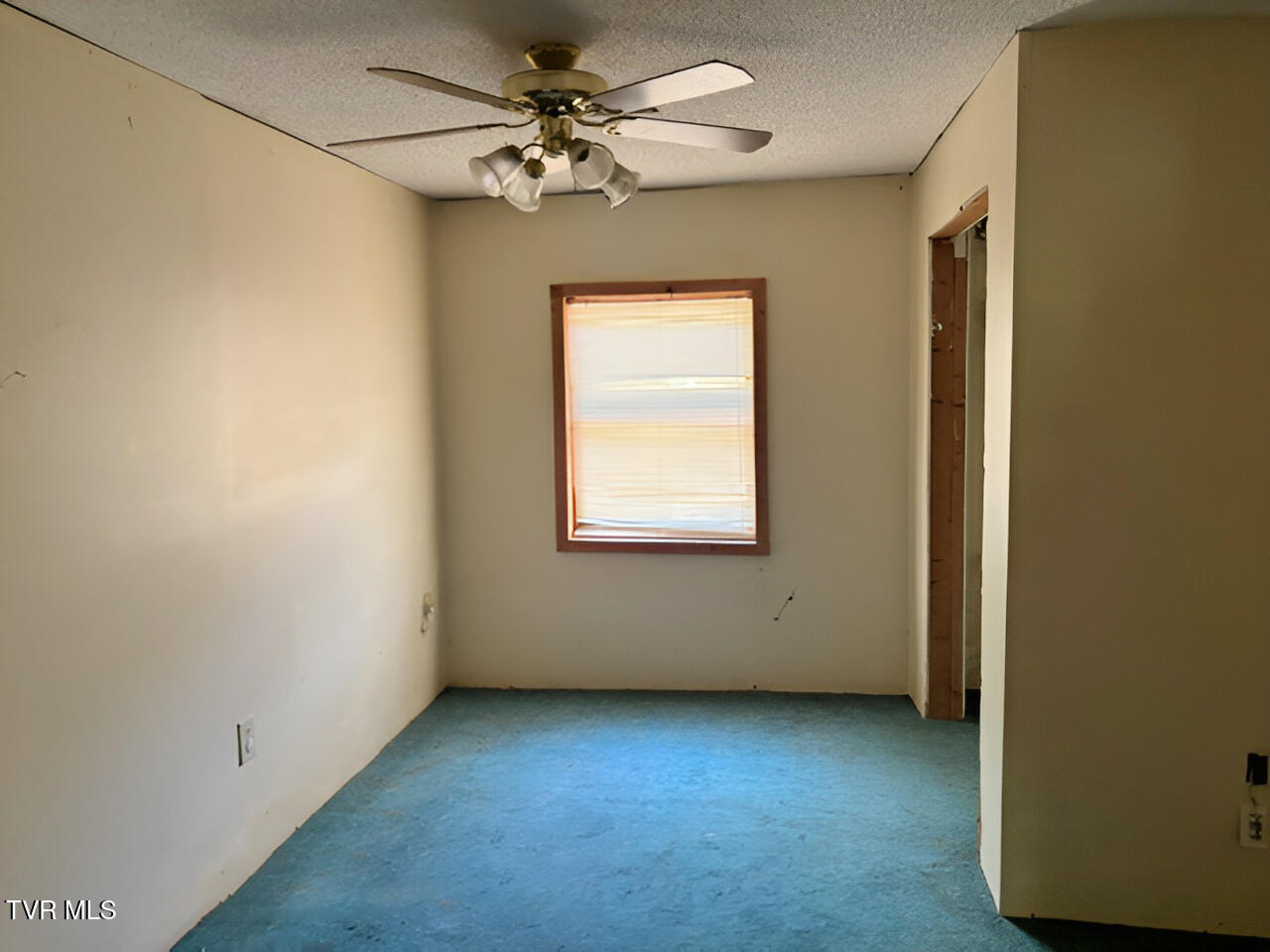 324 Jess Hopson Road Unicoi, TN 37692 - Photo 12 of 14 jess hopson bedroom 05082026