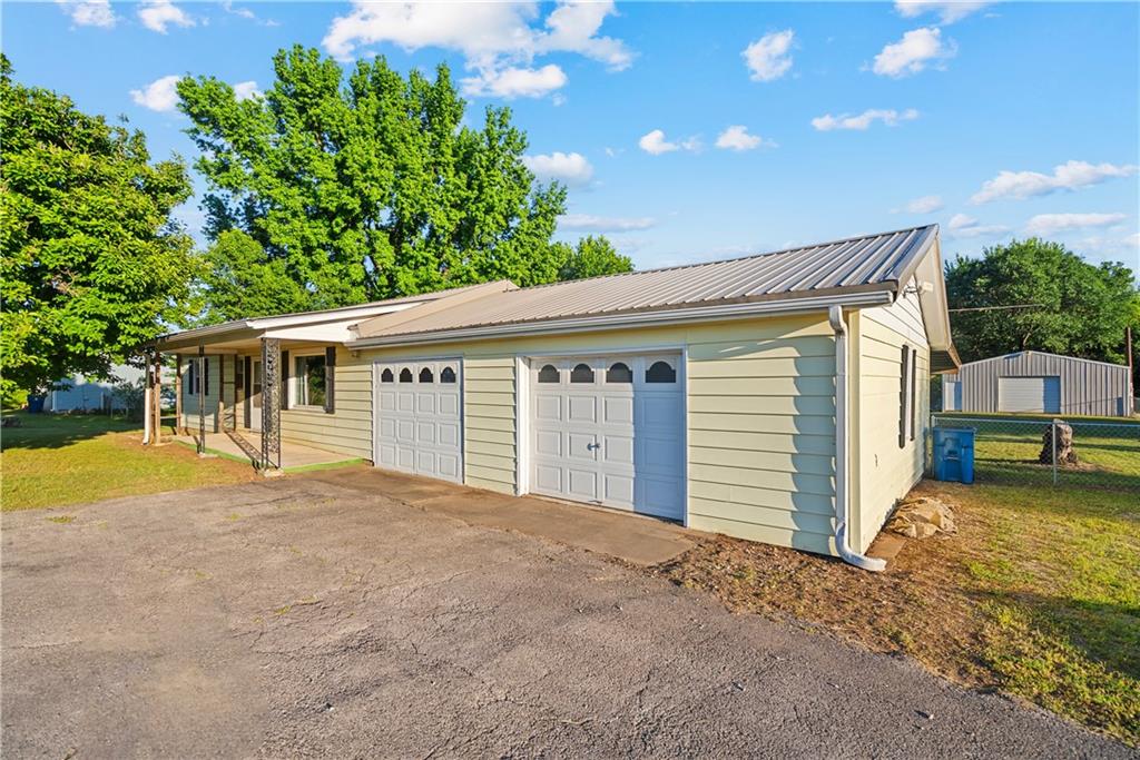 4392 2400 Road Coffeyville, KS 67337 - Photo 1 of 36