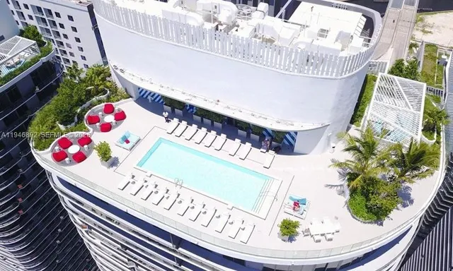 $3,950 | 45 Southwest 9th Street, Unit 1005, Miami, FL 33130