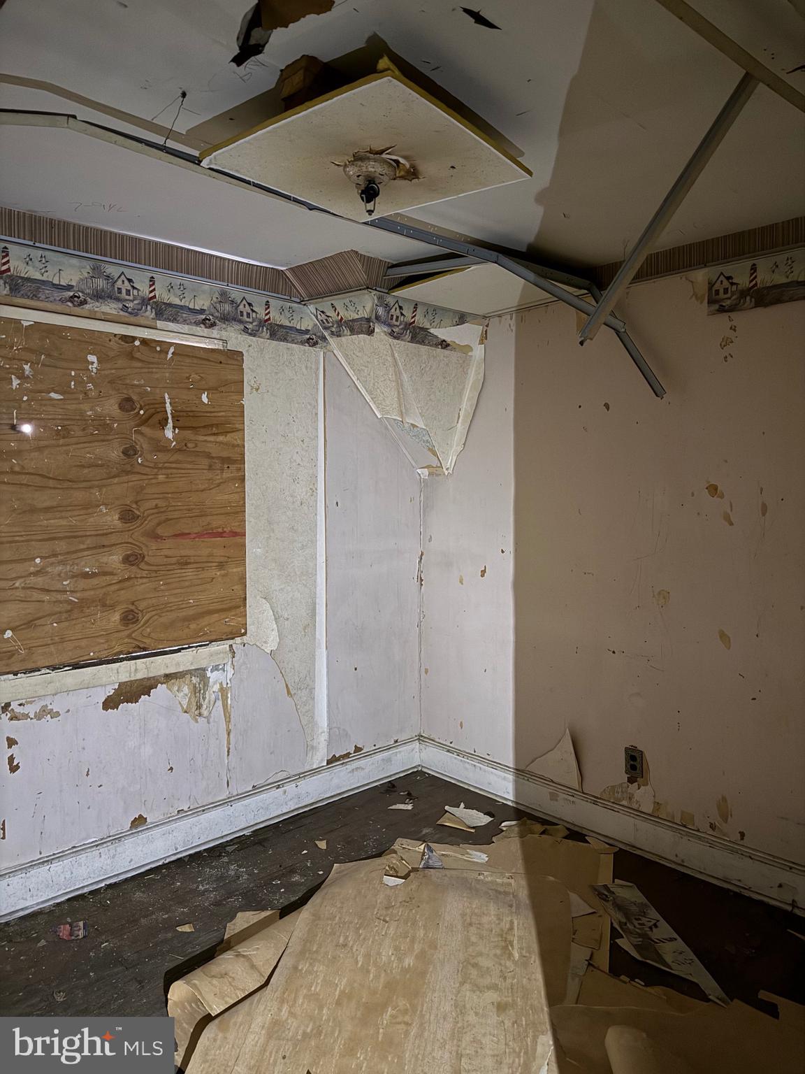 1119 Brown Street Chester, PA 19013 - Photo 13 of 18 a view of a garage