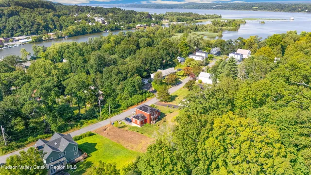 $94,000 | 635 Third Avenue, Port Ewen, NY 12466