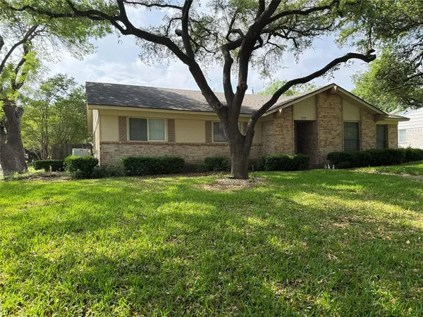 $2,500 | 419 Shady Brook Drive, Richardson, TX 75080