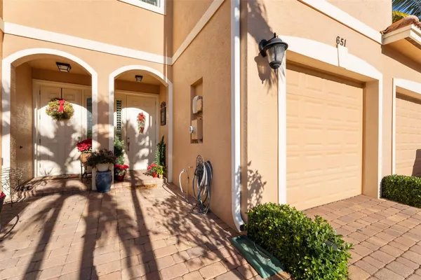 $430,000 | 651 Southwest Glen Crest Way, Unit 2, Stuart, FL 34997