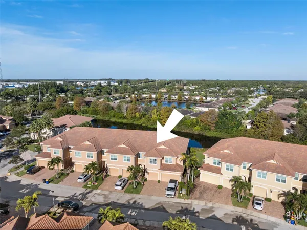 $430,000 | 651 Southwest Glen Crest Way, Unit 2, Stuart, FL 34997