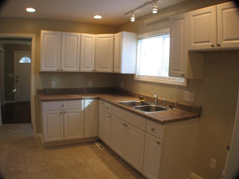 2436 Dunham Street Clinton, IA 52732 - Photo 4 of 13 Gallery Image 4