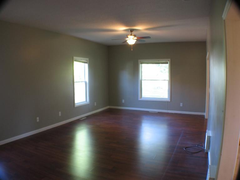 2436 Dunham Street Clinton, IA 52732 - Photo 5 of 13 Gallery Image 5