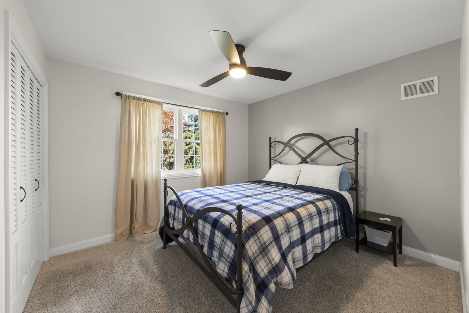 14340 Ridge Avenue Orland Park, IL 60462 - Photo 16 of 25 a bedroom with a bed and a window