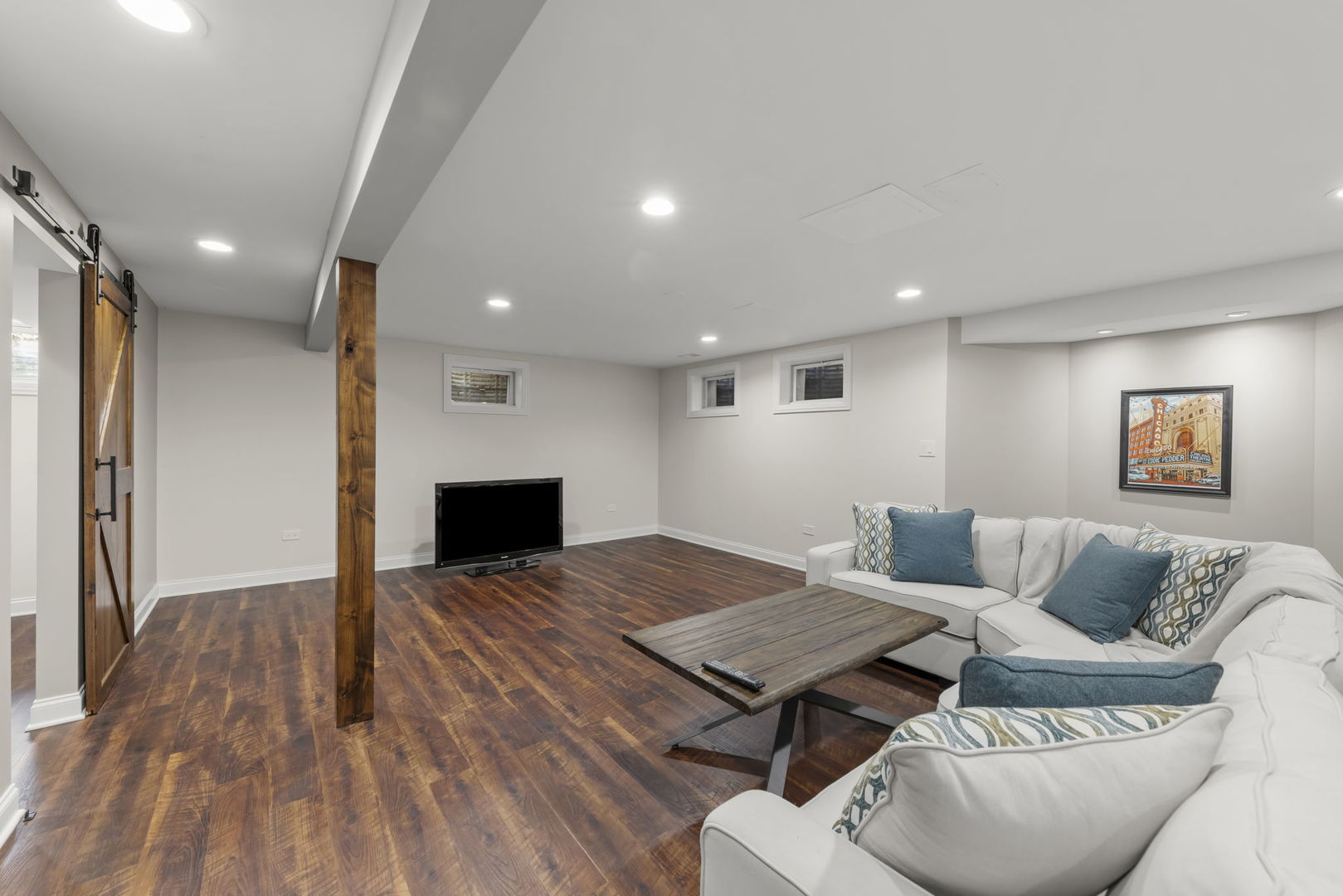 14340 Ridge Avenue Orland Park, IL 60462 - Photo 21 of 25 a living room with furniture and a wooden floor