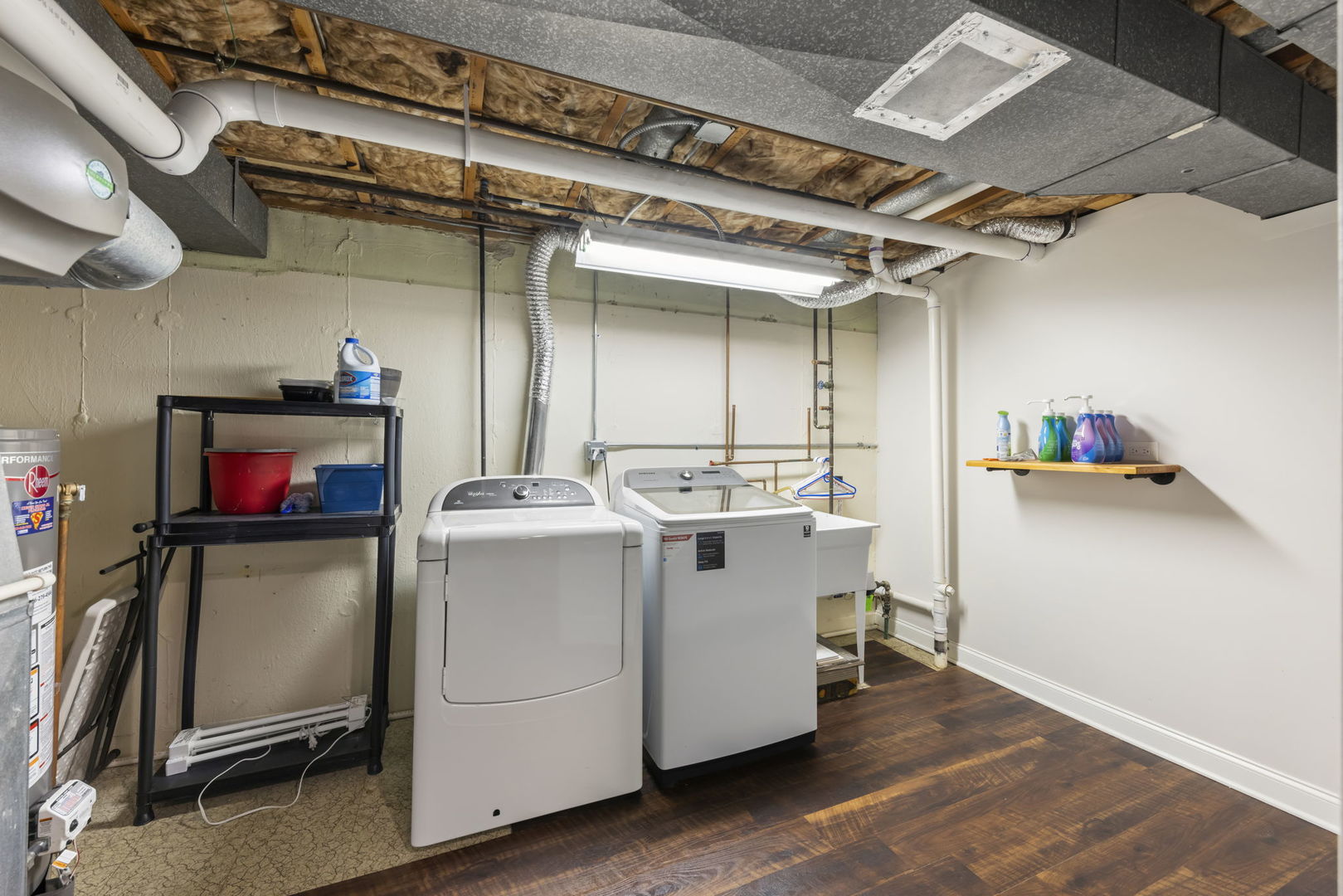 14340 Ridge Avenue Orland Park, IL 60462 - Photo 24 of 25 a storage room with washer and dryer