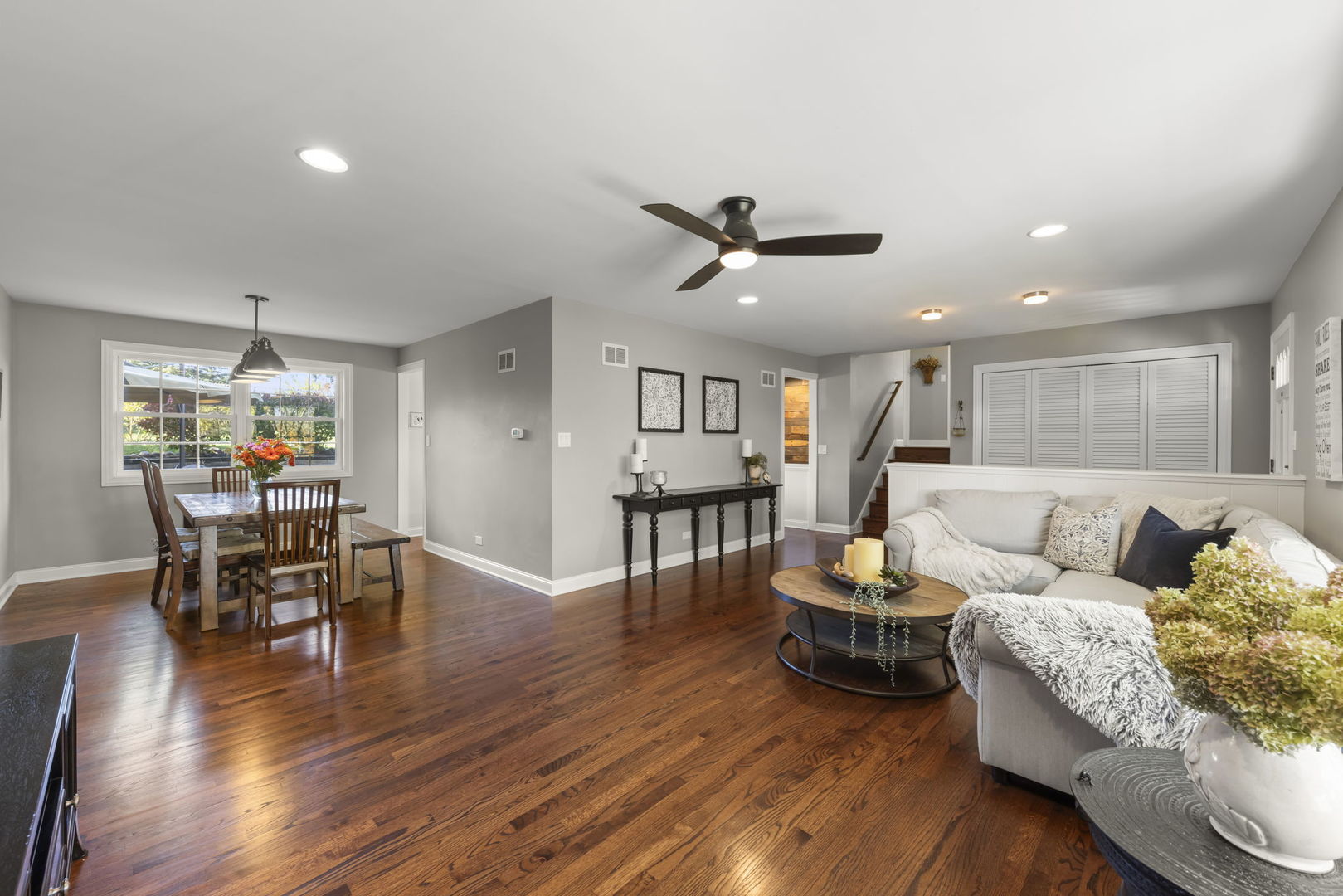 14340 Ridge Avenue Orland Park, IL 60462 - Photo 5 of 25 a living room with furniture and a wooden floor