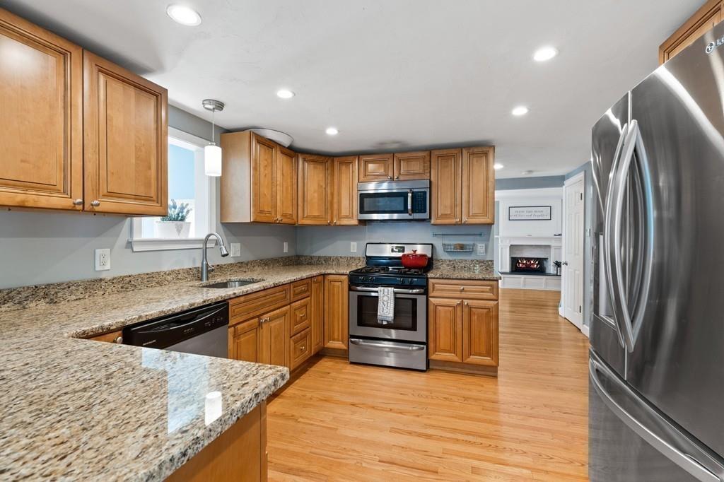 28 Circle Drive Framingham, MA 01702 - Photo 11 of 32