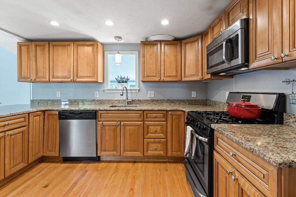 28 Circle Drive Framingham, MA 01702 - Photo 10 of 32