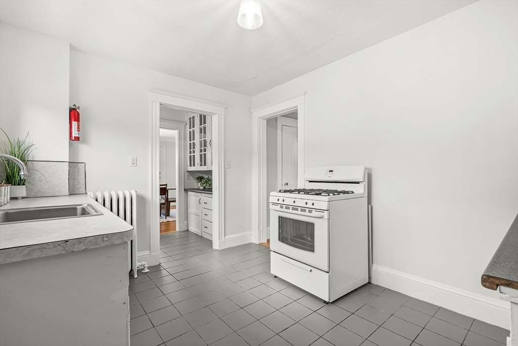 185 Oakley Road Belmont, MA 02478 - Photo 14 of 42 Gallery Image 14