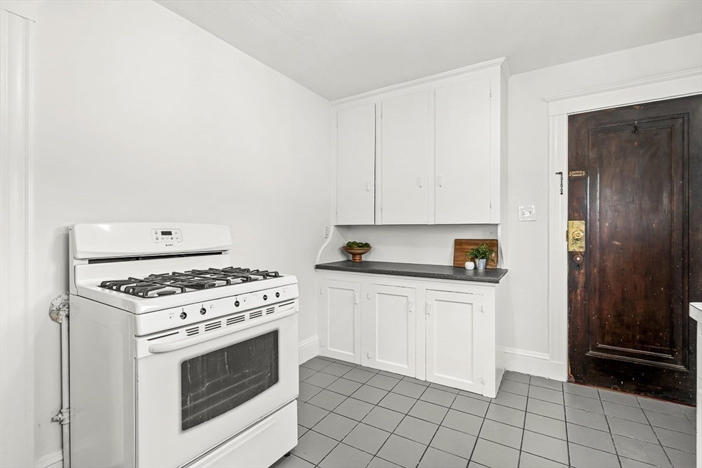 185 Oakley Road Belmont, MA 02478 - Photo 16 of 42 Gallery Image 16