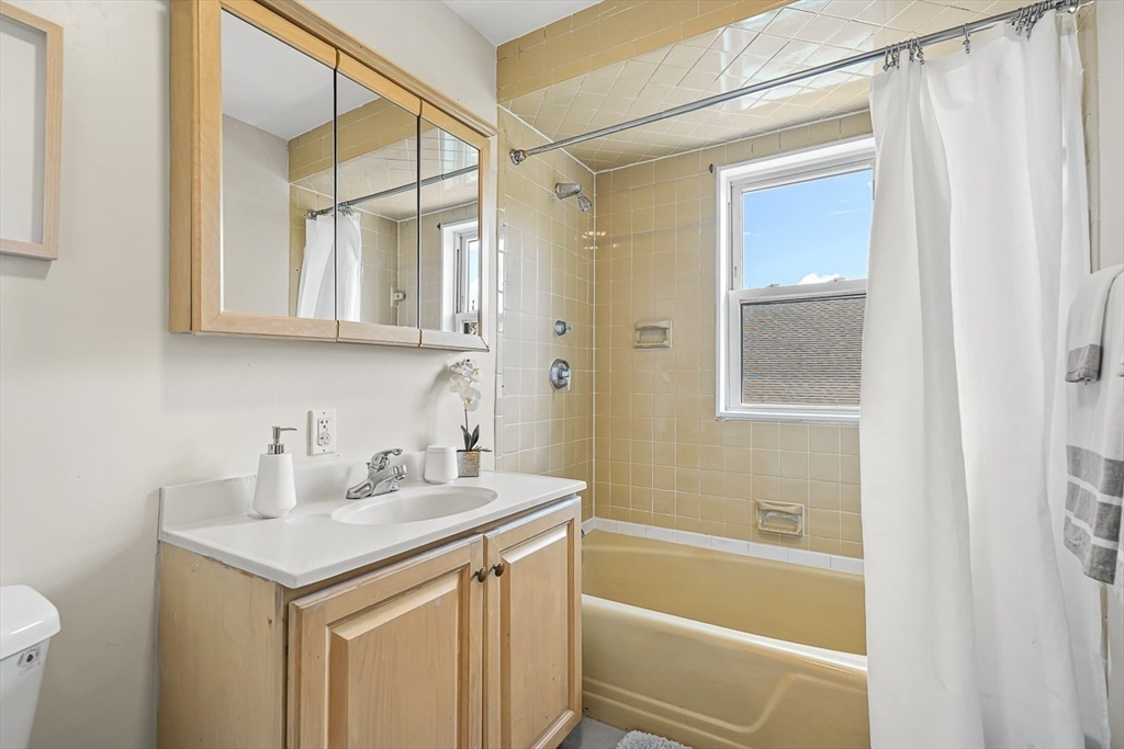 185 Oakley Road Belmont, MA 02478 - Photo 17 of 42 Gallery Image 17