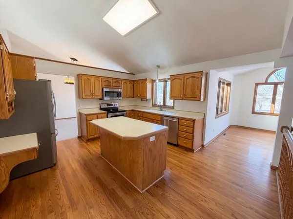 $595,000 | 8433 Upland Lane North, Maple Grove, MN 55311