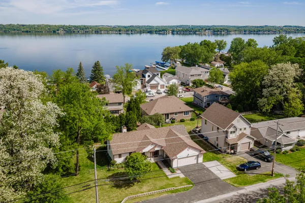 $549,900 | N26W27080 Prospect Avenue, Pewaukee, WI 53072