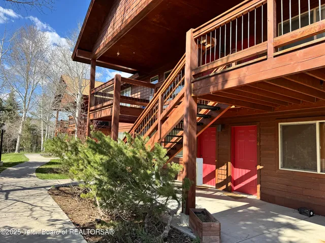 $289,000 | 200 Homestead Drive, Unit 305, Victor, ID 83455