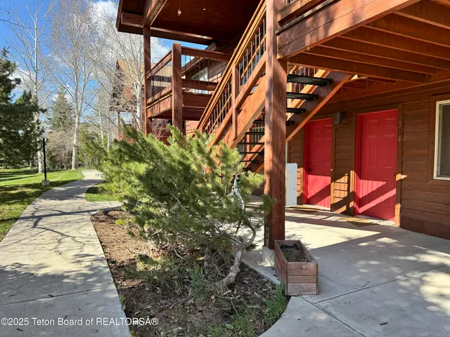 $289,000 | 200 Homestead Drive, Unit 305, Victor, ID 83455