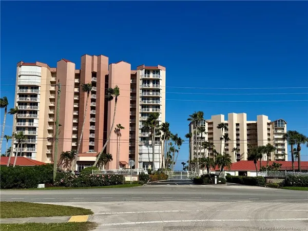 a tall building with a street