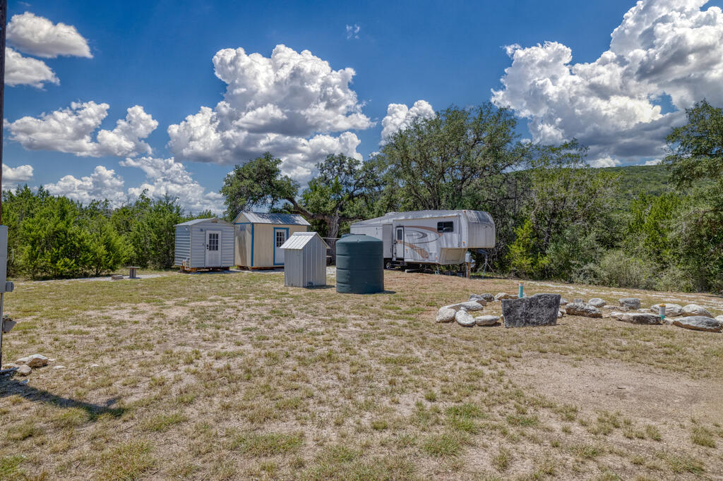 124 Fahrig Road Leakey, TX 78873 - Photo 13 of 43 Gallery Image 13