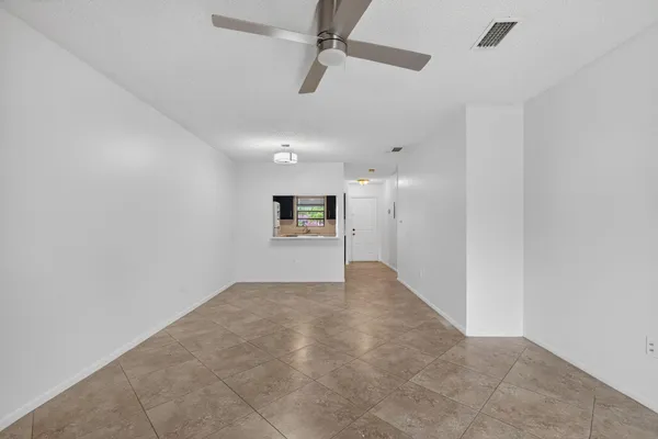 $1,750 | 6001 Shaker Wood Circle, Unit 201, Tamarac, FL 33319