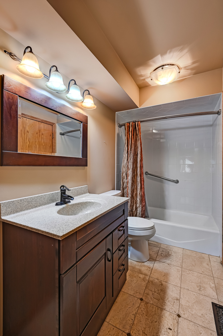 21 Rodeo Drive Burr Ridge, IL 60527 - Photo 24 of 29 Gallery Image 24