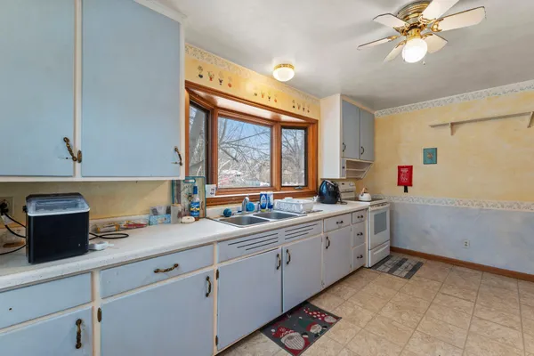 $199,999 | 300 3rd Street Southwest, Cokato, MN 55321
