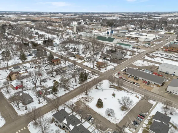 $199,999 | 300 3rd Street Southwest, Cokato, MN 55321