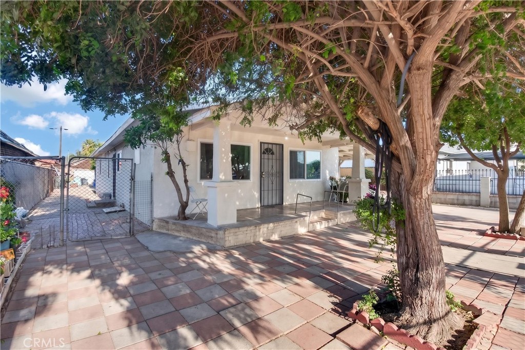 1132 Calhoun Street Redlands, CA 92374 - Photo 4 of 34