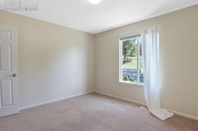 4064 Diamond Ridge View Colorado Springs, CO 80918 - Photo 14 of 19