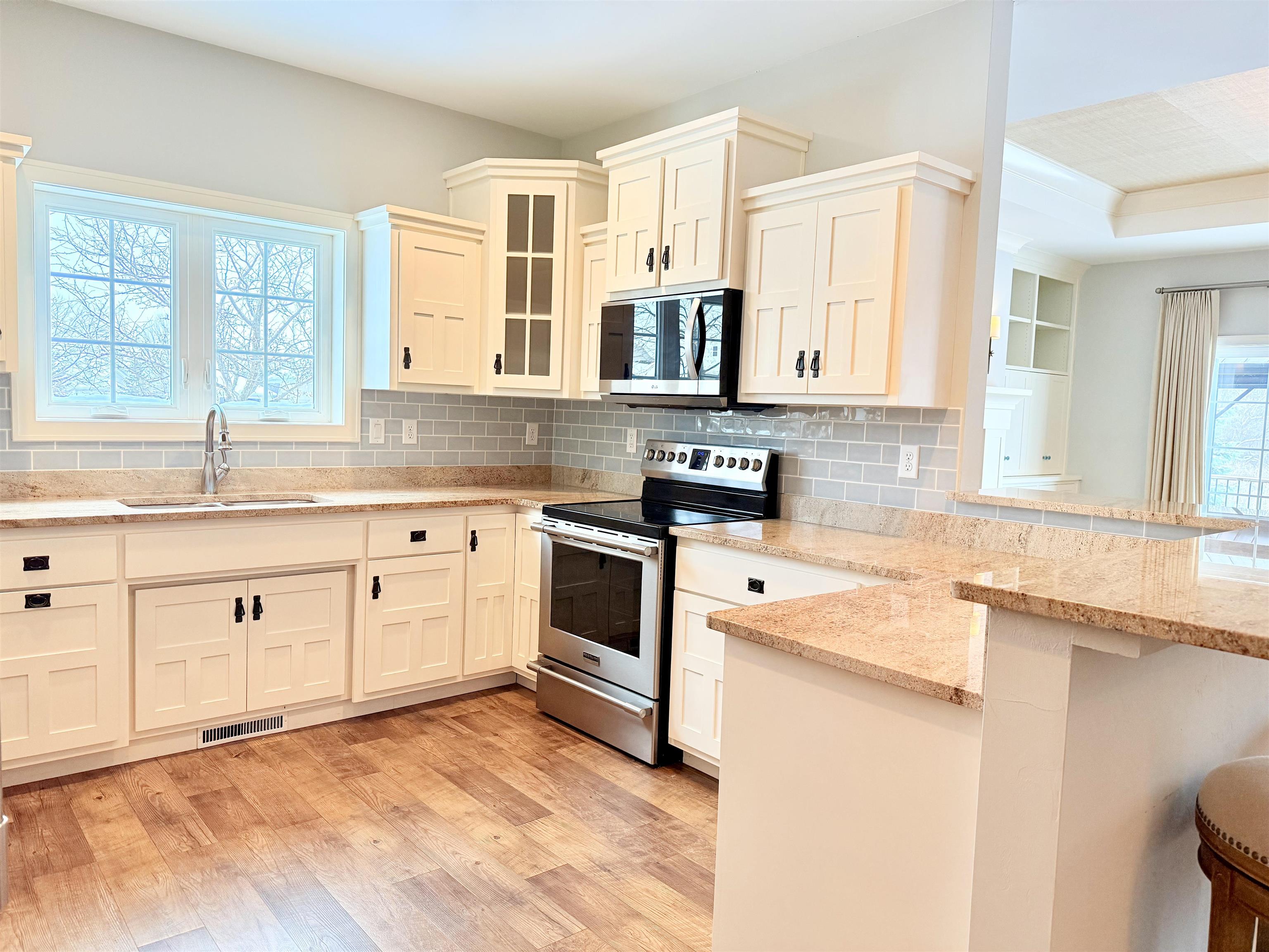 1853 Swan Road De Pere, WI 54115 - Photo 11 of 56